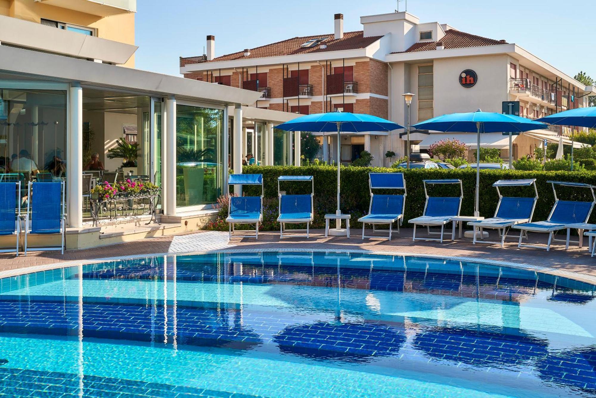 Junior Family Hotel Каваллино Экстерьер фото
